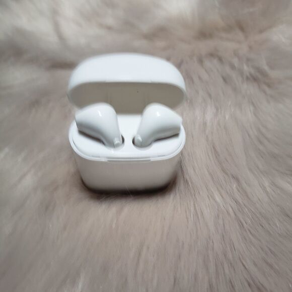 TWS Bluetooth Wireless Earbuds. - Picture 3 of 3